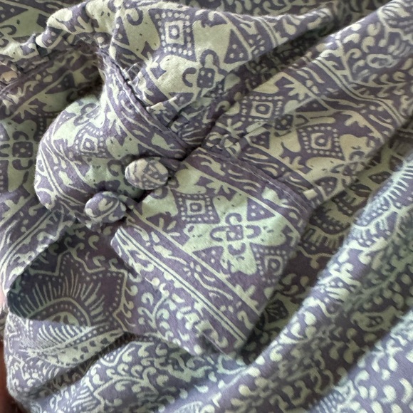 Green Patterned Two-Piece Set - Picture 5 of 7